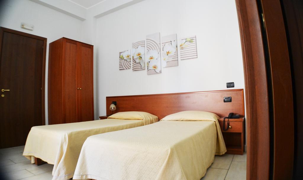 B&B Centrale Affittacamere Reggio Calabria Habitación foto
