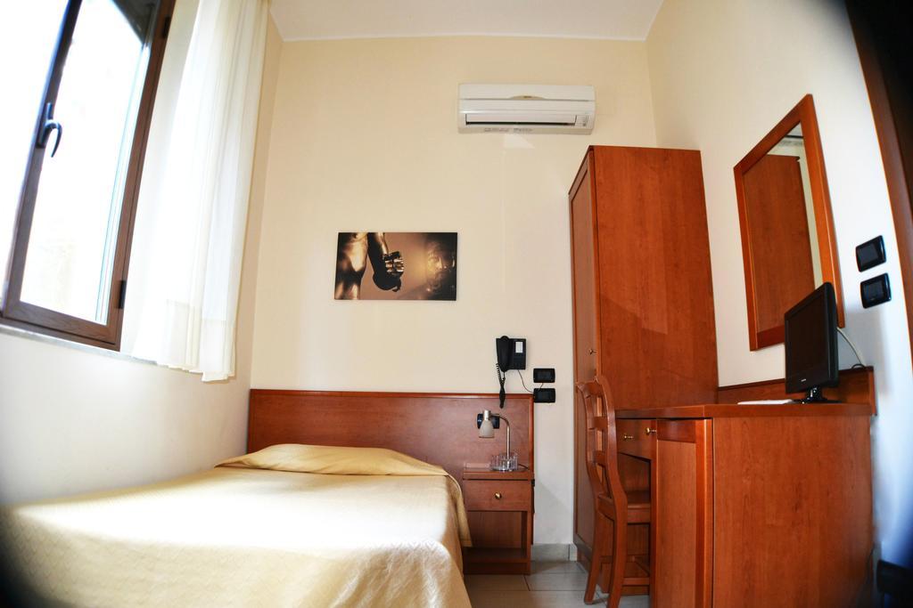 B&B Centrale Affittacamere Reggio Calabria Habitación foto
